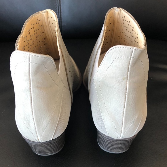 NWOB-Perforated Ankle Bootie - Picture 4 of 5